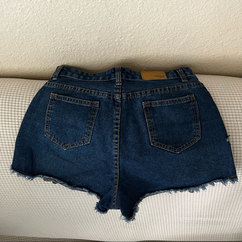 Sequin Roses Jeans Shorts - Picture 4 of 5